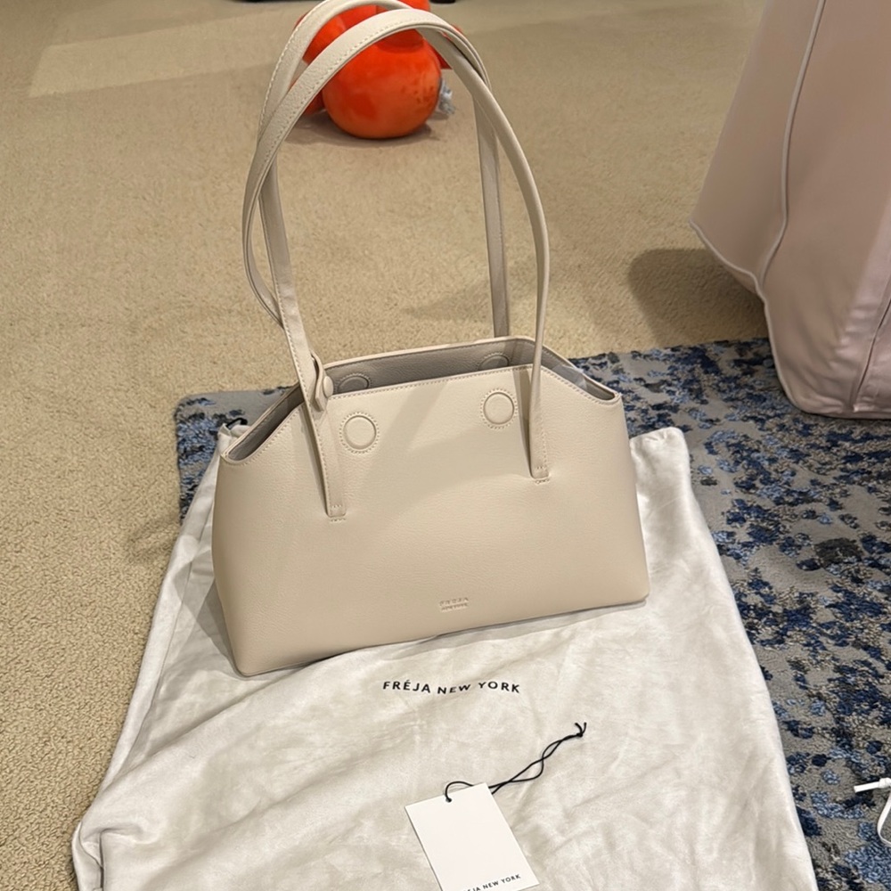 Freja Chrystie Oak Bag